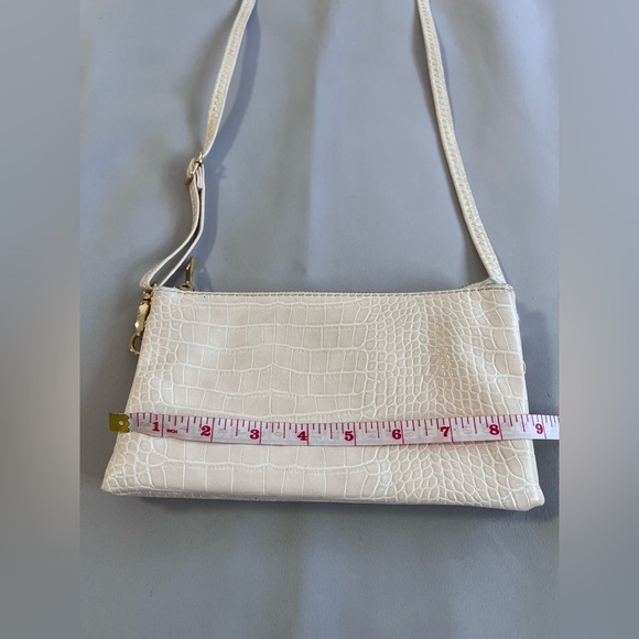 Caroline Hill '' Crossbody Wristlet Bag Vegan PU Non-Leather Beige - Picture 3 of 9